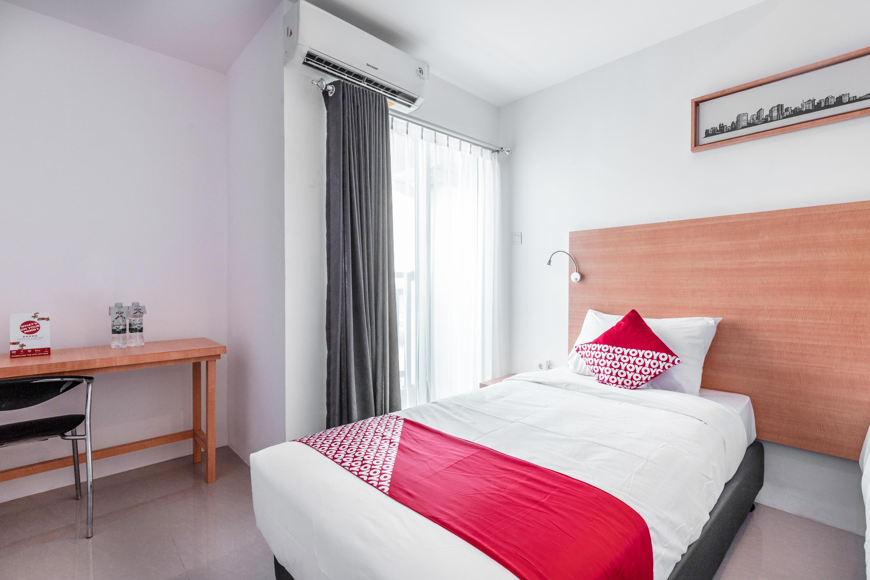 Oyo Flagship 766 Prima Orchard Hotel Bekasi Eksteriør billede