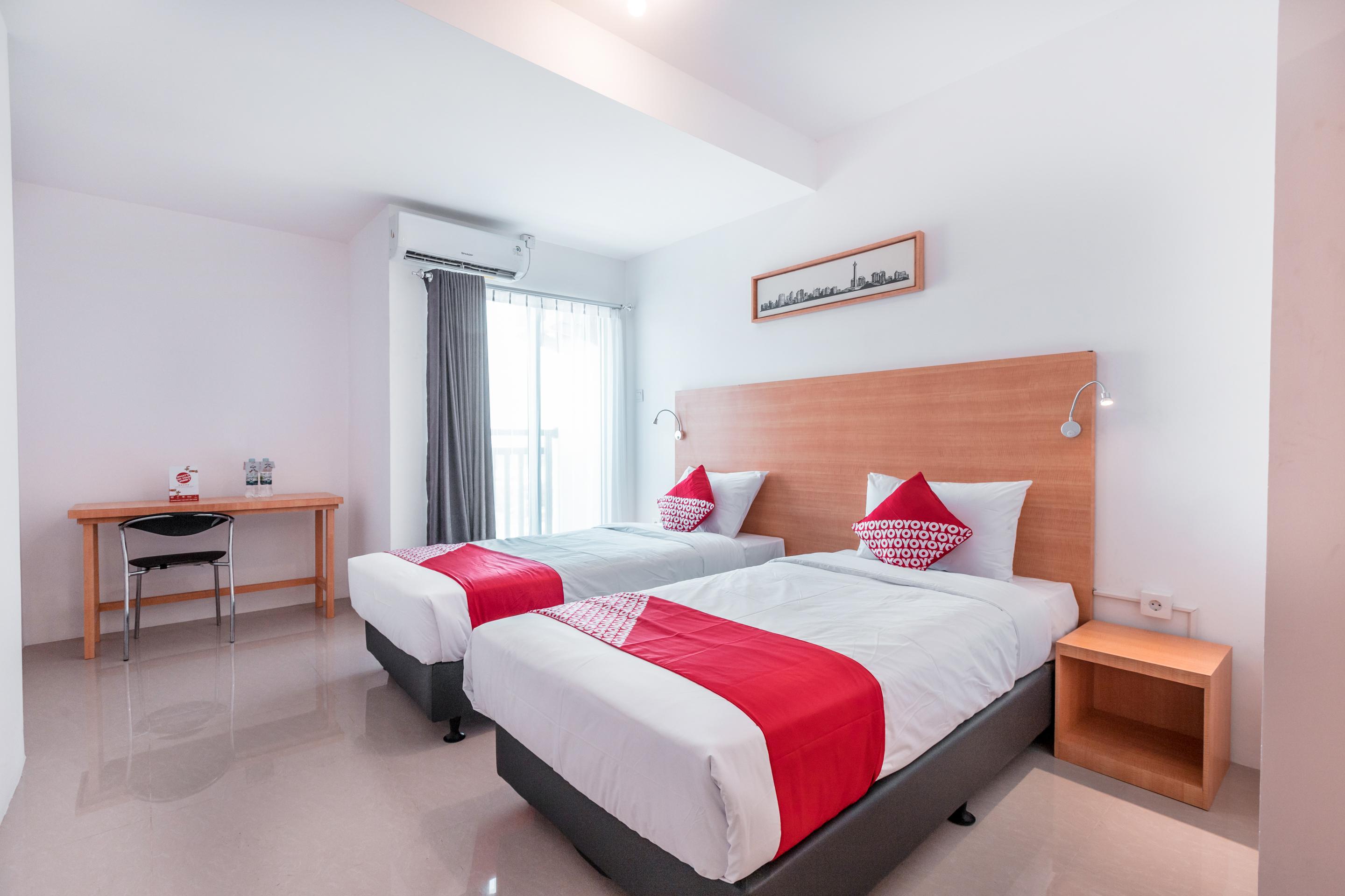 Oyo Flagship 766 Prima Orchard Hotel Bekasi Eksteriør billede