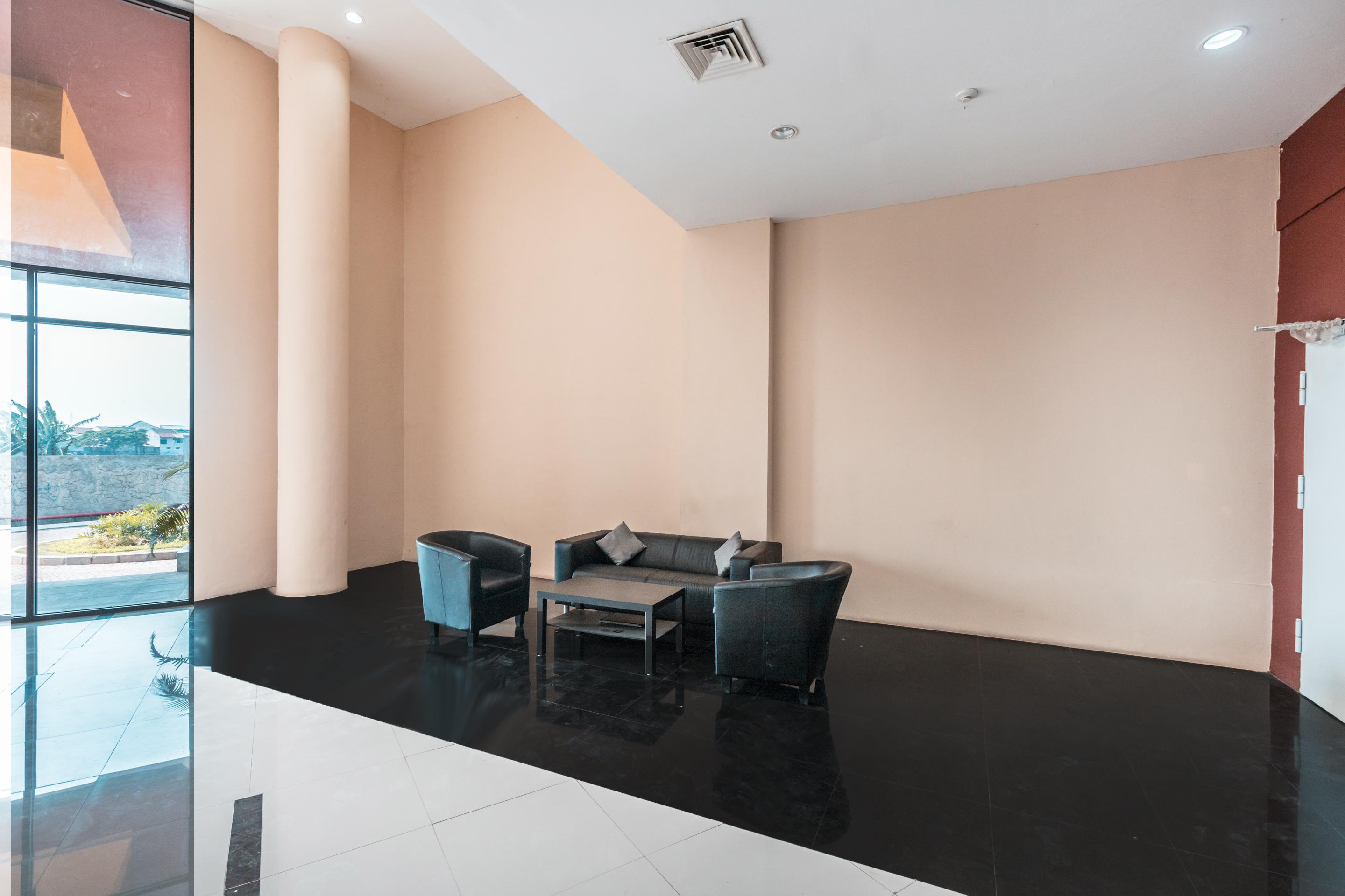 Oyo Flagship 766 Prima Orchard Hotel Bekasi Eksteriør billede
