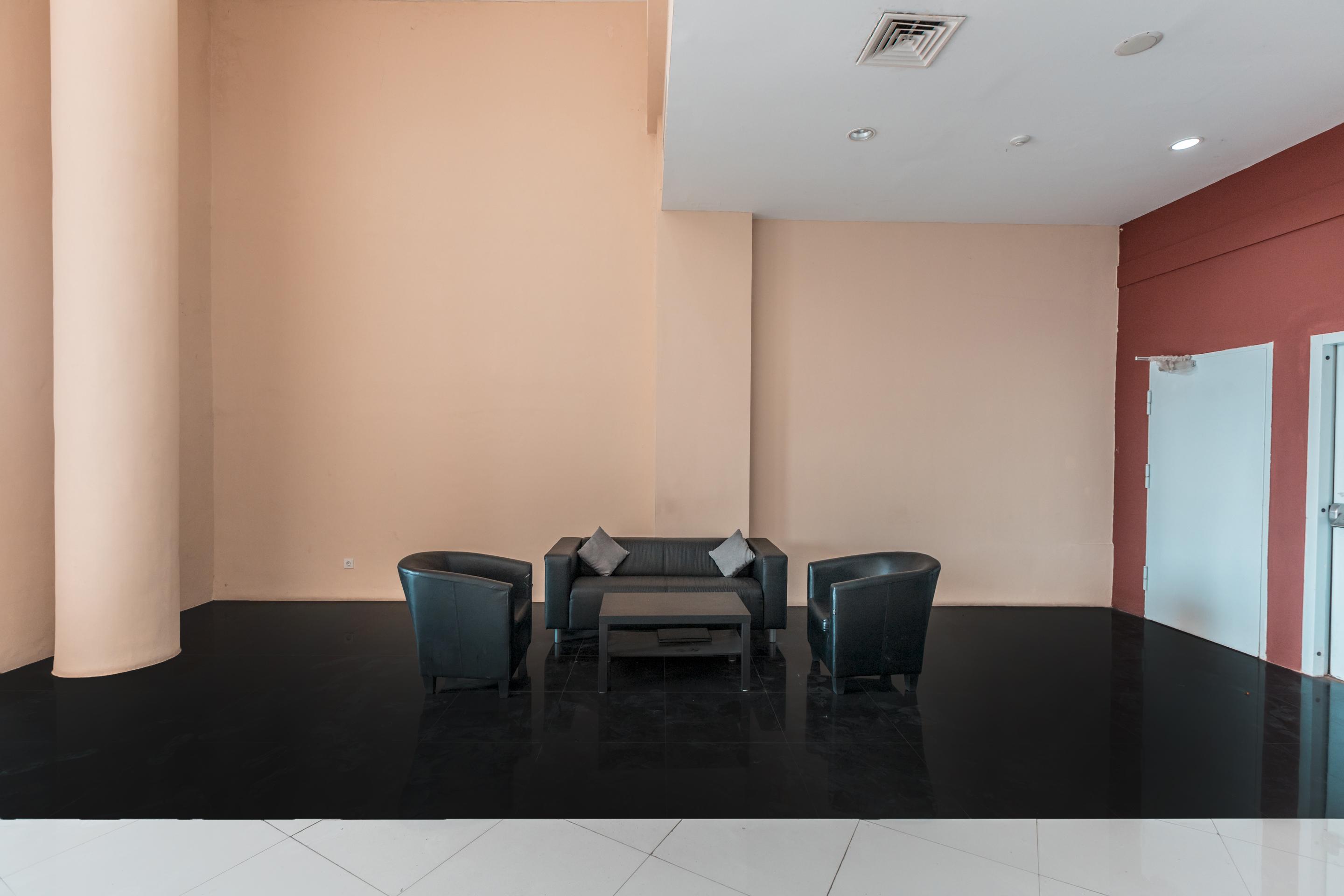 Oyo Flagship 766 Prima Orchard Hotel Bekasi Eksteriør billede